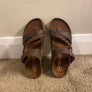 White mountain footbed leather sandals